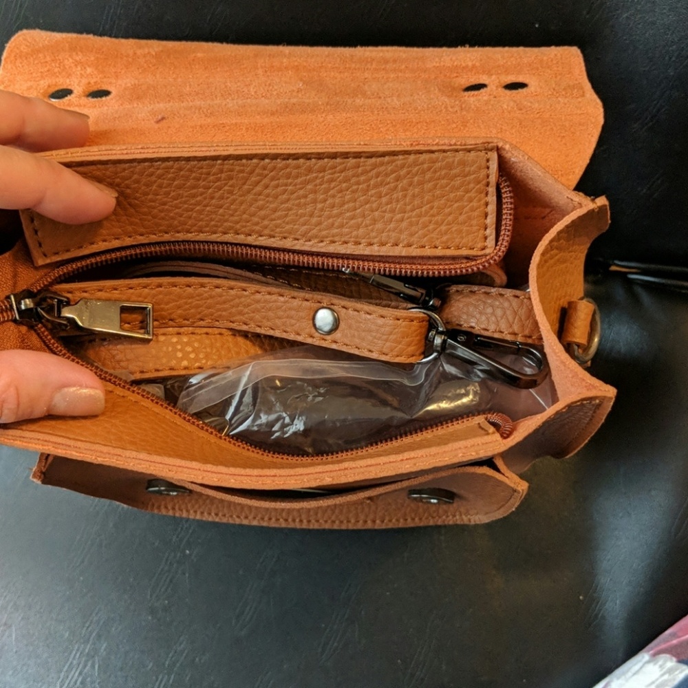 NWT Handbag - Picture 6 of 8